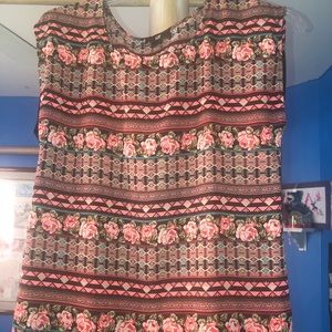 Boho-style shirt with black back